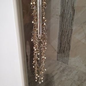 Beads and pearls necklace